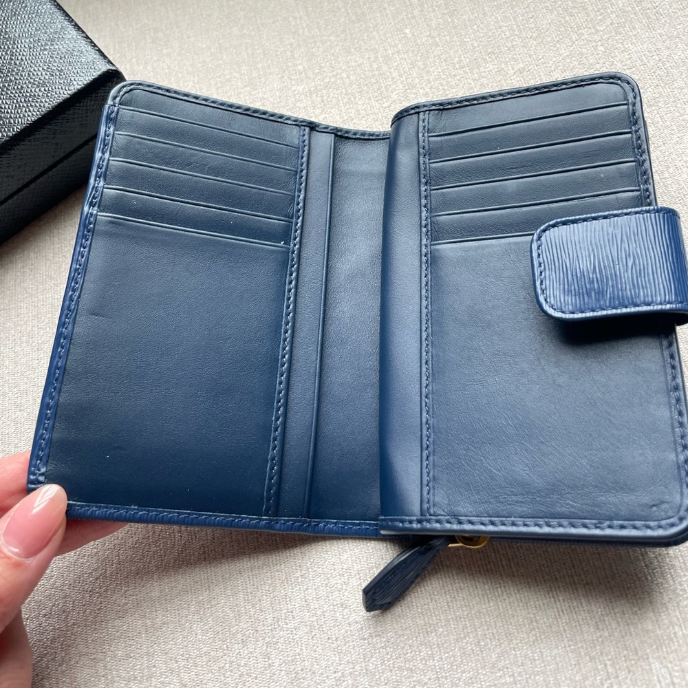 Prada Wallet - Picture 3 of 5